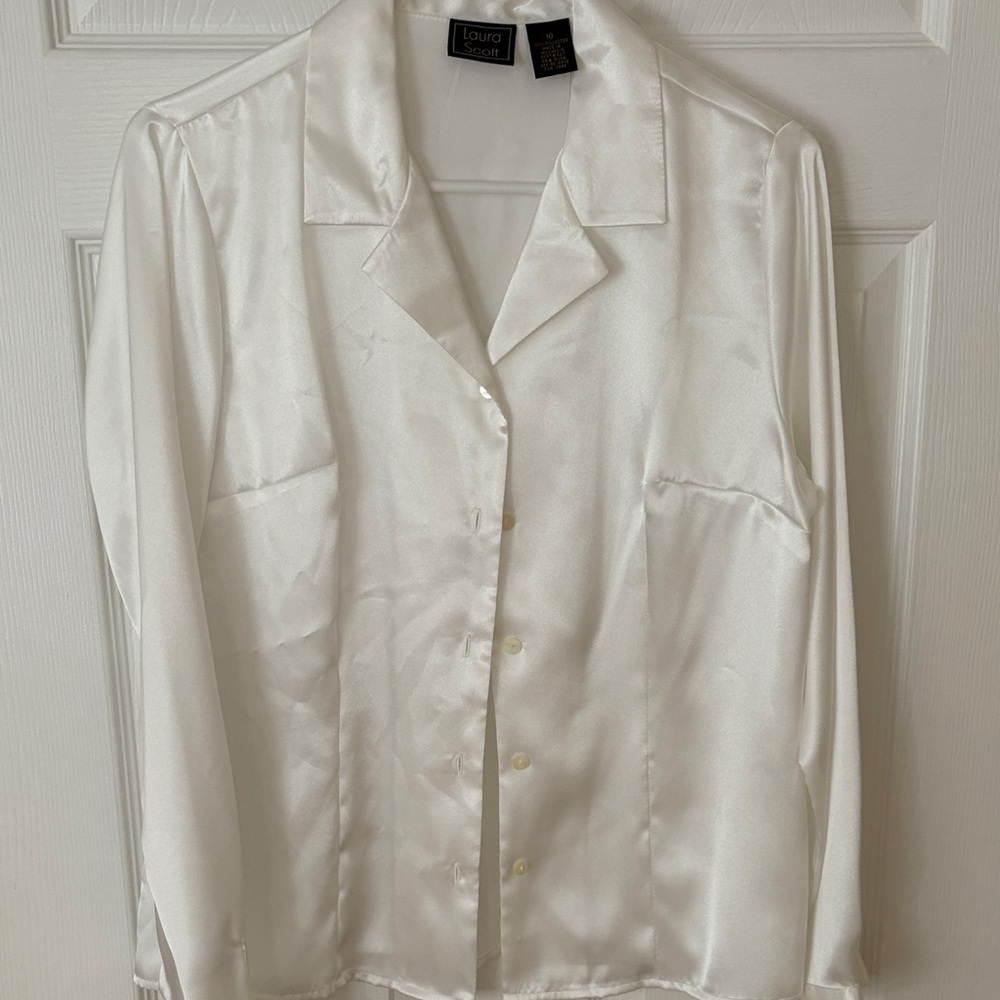 Laura Scott Shimmering White Top